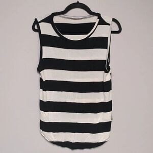 Bombom Sleeveless Blouse   